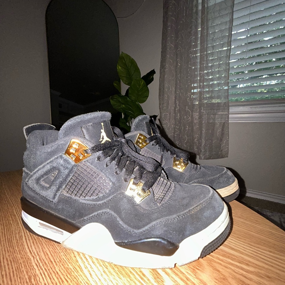 Jordan 4 Retro Royalty